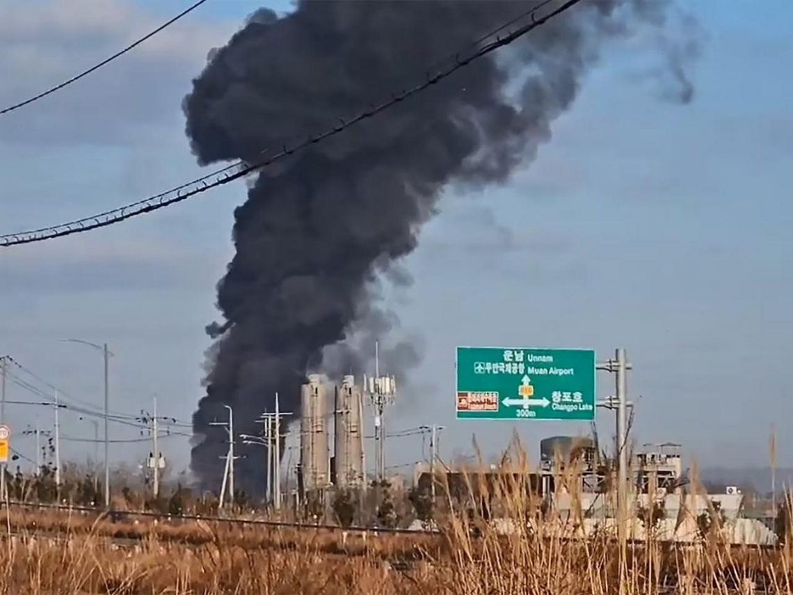 濟州航空18年最慘空難…右引擎爆火光「二次降落失敗」剩機尾，機齡15年波音737-800昨才執飛桃機